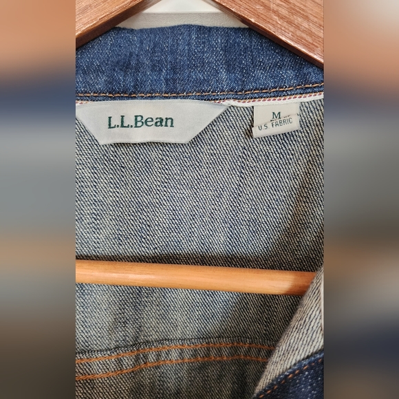 LL Bean Jean jacket, Size Medium petit - Picture 3 of 3